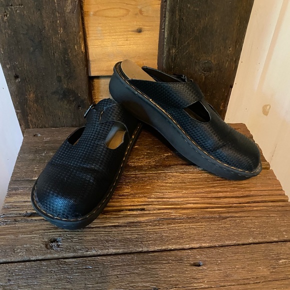 INGARO Women’s Nurse’s Happy Shoes Slip On T-Strap Mules - Picture 2 of 6